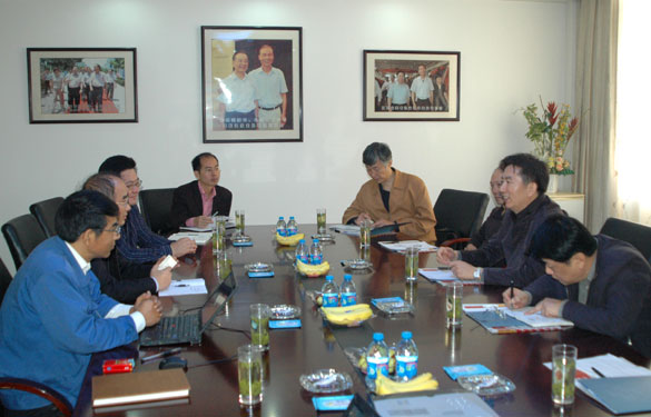 江苏省经济和信息化委员会党组副书记、副主任俞军来东升pg娱乐游戏调研