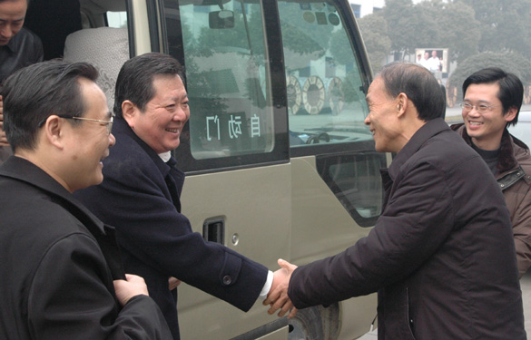 中国浦东干部学院副院长王金定一行来东升pg娱乐游戏参观考察