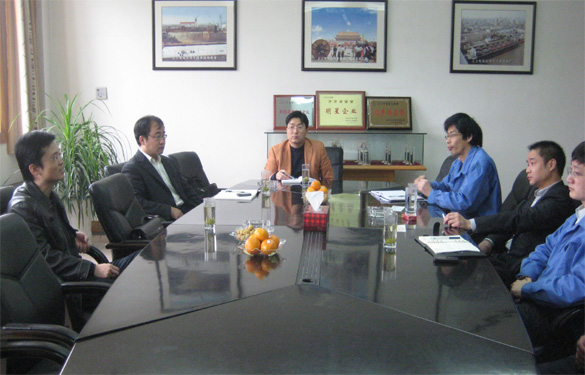 溧阳市委、常委组织部部长杨琪来东升pg娱乐游戏慰问科技人才