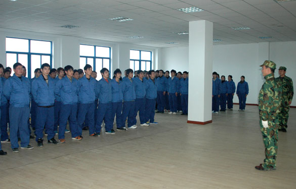东升pg娱乐游戏2012年新员工军训落下帷幕