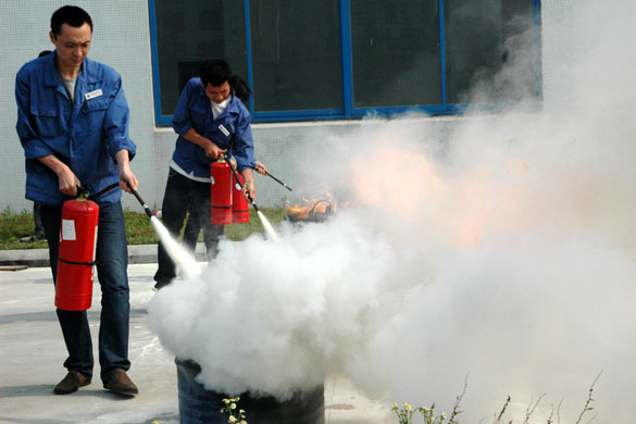 东升pg娱乐游戏举行消防知识培训和模拟演练