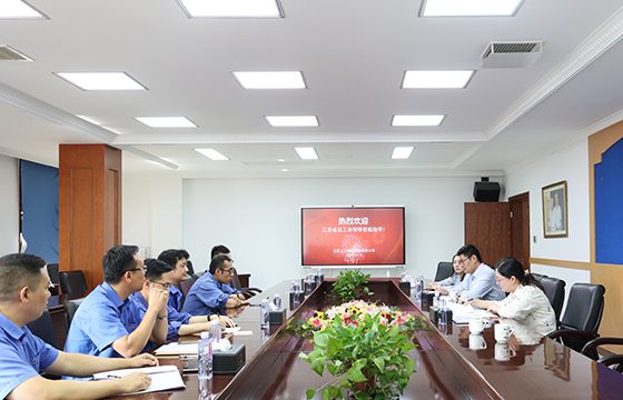 16993215846128542aSu.jpg 座谈3.jpg